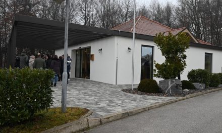 V Miklavžu pri Ormožu obnovili mrliško vežico