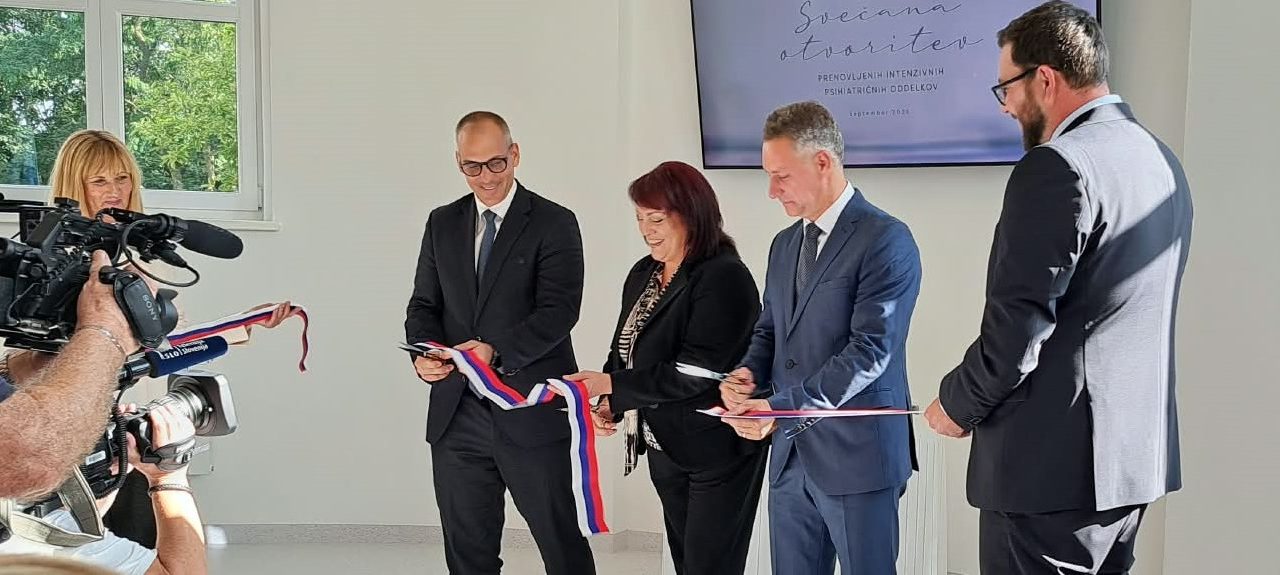 V Psihiatrični bolnišnici Ormož so 18. septembra 2026 svečano odprli celovito prenovljena intenzivna varovana oddelka (moškega in ženskega)