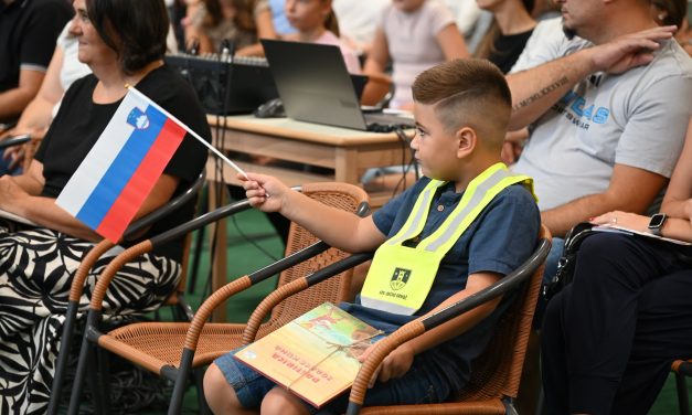 V občini Ormož je šolski prag danes znova prestopilo skupaj 885 osnovnošolcev, v Središču ob Dravi 135, v Svetem Tomažu 154